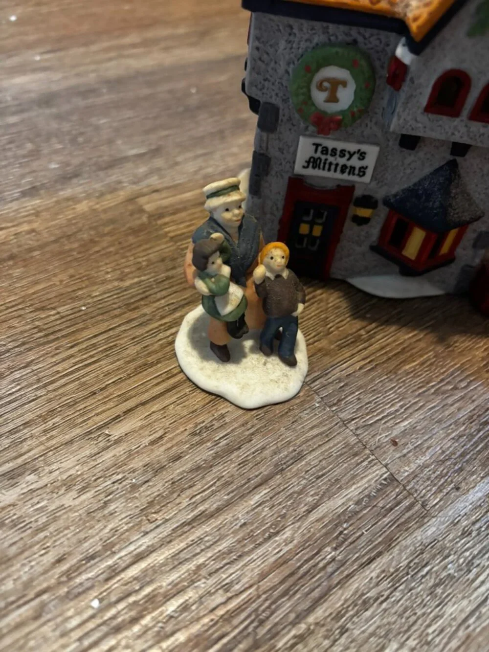 Department 56 Christmas village light up building Tassys Mittens